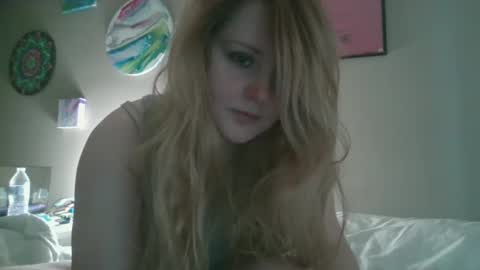 Snapshot of thedancingalien chatting on 2, 1, 2025 Kassandra Grant online show from 2, 1, 2025