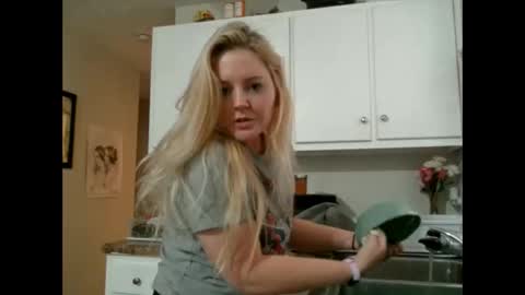 Snapshot of thedancingalien chatting on 15, 11, 2025 Kassandra Grant online show from 15, 11, 2025