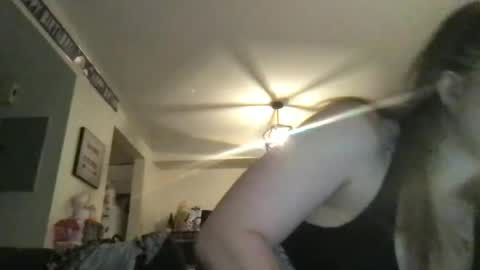 Snapshot of thedevinemilf chatting on 6, 7, 2026 Masked Milf Christina online show from 6, 7, 2026