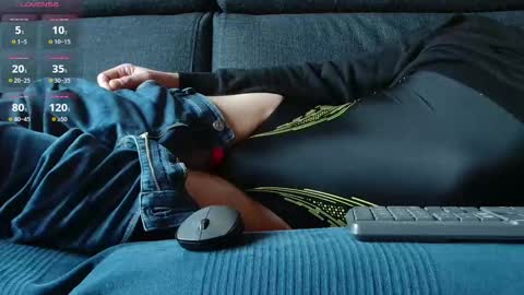 Snapshot of thediscretee chatting on 6, 3, 2025 thediscretee online show from 6, 3, 2025