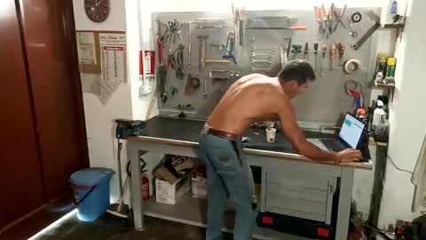 Snapshot of thefarmerpaul chatting on 10, 9, 2025 Paul online show from 10, 9, 2025