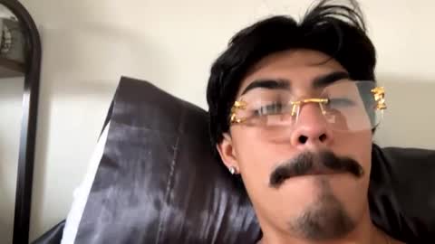 theglorious2002 online show from 6, 1, 2025