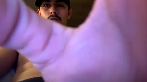 theglorious2002 online show from 10, 10, 2025