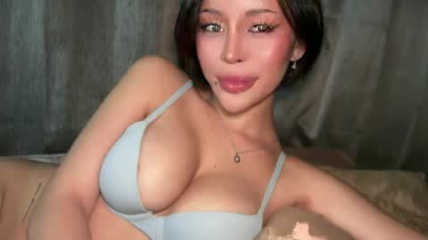 Elle  dont forget to folloW me and thumbs up online show from 27, 6, 2026