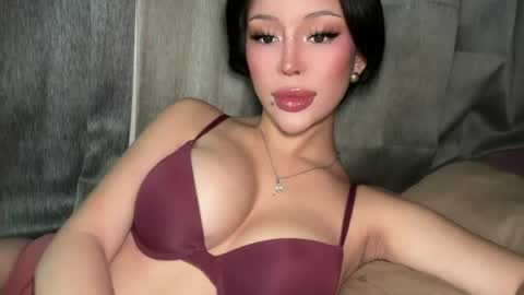 Elle  dont forget to folloW me and thumbs up online show from 7, 7, 2026