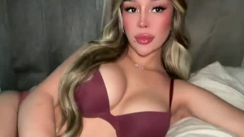 Elle  dont forget to folloW me and thumbs up online show from 26, 7, 2026