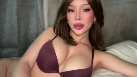 Elle  dont forget to folloW me and thumbs up online show from 4, 8, 2026