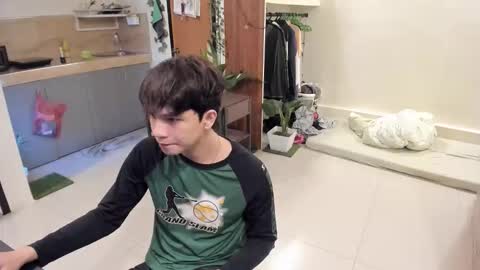 Green online show from 6, 11, 2025