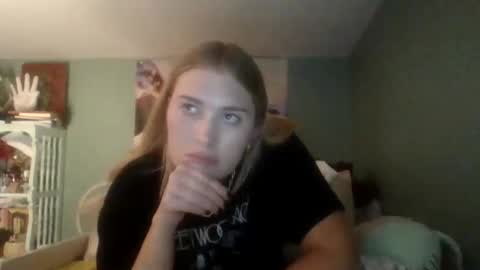 Snapshot of thelittlebambii chatting on 18, 11, 2025 Little Bambii online show from 18, 11, 2025