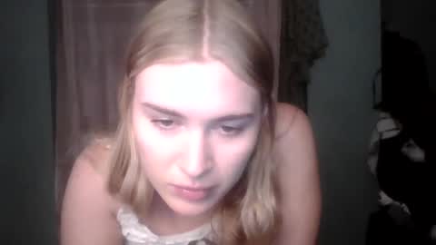 Snapshot of thelittlebambii chatting on 22, 11, 2025 Little Bambii online show from 22, 11, 2025