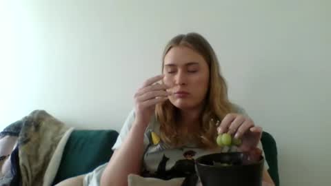 Snapshot of thelittlebambii chatting on 21, 3, 2026 Little Bambii online show from 21, 3, 2026