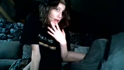 Snapshot of thelovecreep chatting on 23, 12, 2025 lovecreep online show from 23, 12, 2025