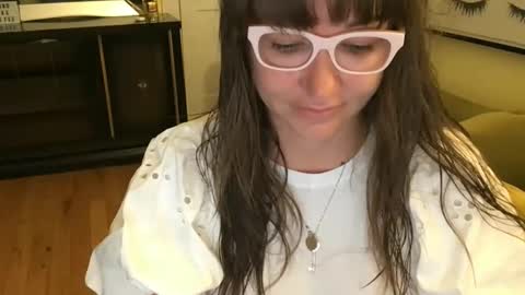 Snapshot of themrsnelson chatting on 15, 9, 2025 Cach Nelson online show from 15, 9, 2025