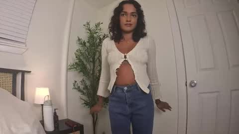 Snapshot of thenaturallovers chatting on 13, 11, 2025 naturallovers online show from 13, 11, 2025