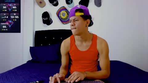 Snapshot of theo_bigcock_ chatting on 8, 7, 2026 Theo online show from 8, 7, 2026