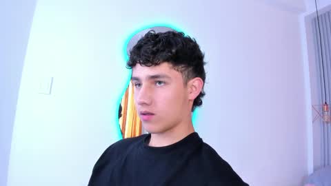 Snapshot of theohawke_ chatting on 6, 1, 2025 THEO- MATEO online show from 6, 1, 2025