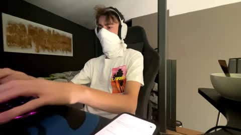 theothede19cm online show from 22, 10, 2025