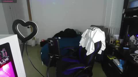 Snapshot of thepluglove chatting on 15, 9, 2025 The Plug Love Friends online show from 15, 9, 2025