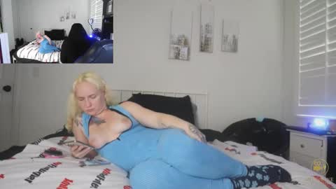 The Plug Love  Friends online show from 22, 11, 2025