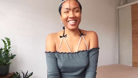 Snapshot of therainqueen chatting on 4, 2, 2025 YAYA  online show from 4, 2, 2025