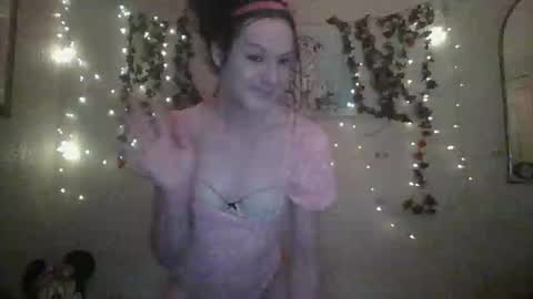 sillymillie0 online show from 20, 12, 2024