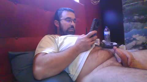 Carlos1990 online show from 1, 1, 2025