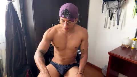 Snapshot of thiago_happy chatting on 12, 5, 2026 thiago_happy online show from 12, 5, 2026