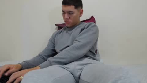 Thiago independent model online show from 24, 1, 2025