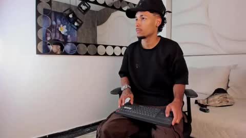Snapshot of thiagoferreti_ chatting on 3, 10, 2025 ThiagoFerreti online show from 3, 10, 2025