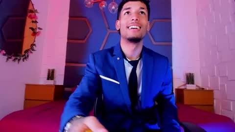 ThiagoFerreti online show from 4, 12, 2025