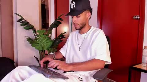 ThiagoFerreti online show from 18, 3, 2026