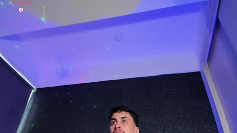 Snapshot of thiagomeneses0 chatting on 31, 5, 2026 THIAGO MENESES online show from 31, 5, 2026
