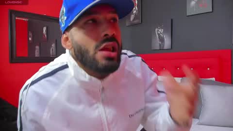 Thia Gomez online show from 28, 2, 2025