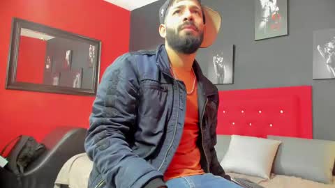 Thia Gomez online show from 30, 9, 2025