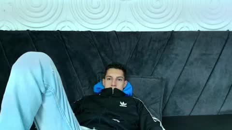 Thiago   online show from 17, 12, 2024