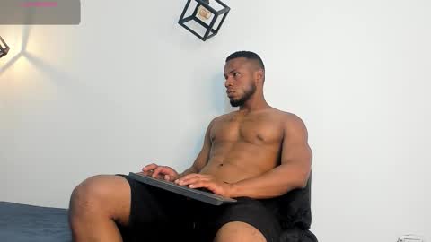 Snapshot of thiagosantos_ chatting on 21, 9, 2025 Thiago Instagram online show from 21, 9, 2025