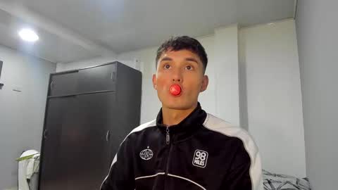 Snapshot of thiagowells_ chatting on 23, 10, 2025 Thiago Wells online show from 23, 10, 2025