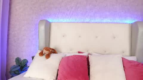 ThianaLopez online show from 24, 6, 2026