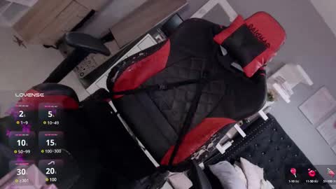 Snapshot of thicc_devie chatting on 6, 2, 2025 Call me Devie online show from 6, 2, 2025