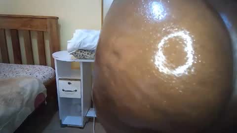 Snapshot of thiccyra90920 chatting on 29, 9, 2025 thickiana online show from 29, 9, 2025