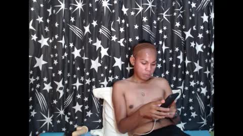 Snapshot of thick_bigcock13 chatting on 13, 2, 2025 gil online show from 13, 2, 2025