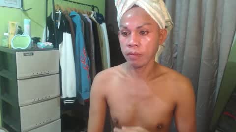 Snapshot of thick_bigcock13 chatting on 28, 9, 2025 gil online show from 28, 9, 2025