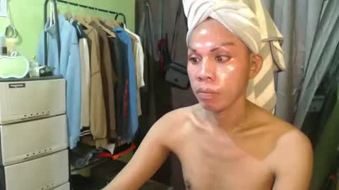 Snapshot of thick_bigcock13 chatting on 21, 10, 2025 gil online show from 21, 10, 2025