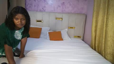 thick_n_flirty online show from 20, 4, 2026
