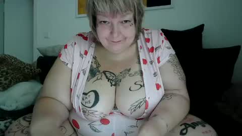 Snapshot of thickdarkangel chatting on 1, 7, 2026 thickdarkangel online show from 1, 7, 2026