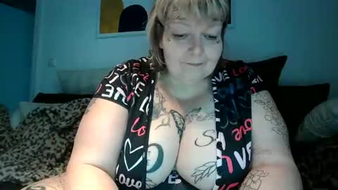 Snapshot of thickdarkangel chatting on 19, 7, 2026 thickdarkangel online show from 19, 7, 2026