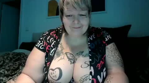 Snapshot of thickdarkangel chatting on 27, 7, 2026 thickdarkangel online show from 27, 7, 2026