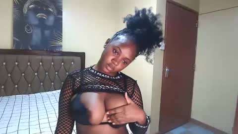 Snapshot of thickfantasy chatting on 14, 10, 2025 zara online show from 14, 10, 2025