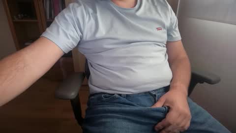 Snapshot of thickguybcn chatting on 18, 5, 2026 ThickDickBCN online show from 18, 5, 2026