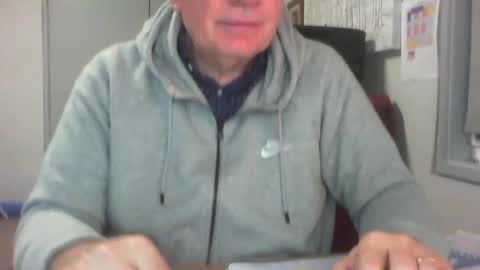 Snapshot of thickmelnik chatting on 28, 12, 2024 James online show from 28, 12, 2024